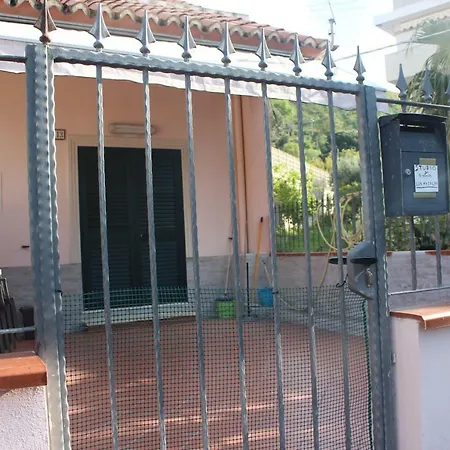 Lo Studio Di Anna Tropea